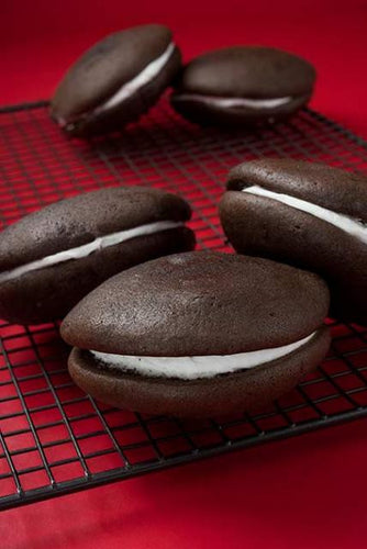 5 classic maine whoopie pies in a pile